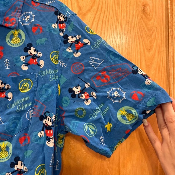 Disney Vacation Club Mickey Mouse Button Up Shirt Men's Camp Shirt - Picture 6 of 11